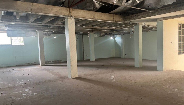 Cho Thuê nhà MP Hoàng Quốc Việt, Cầu Giấy, 161m- 6T- MT 10m- Thông sàn- Giá 250tr